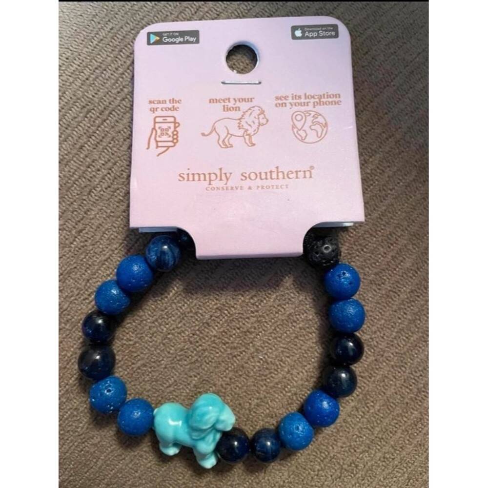 Simply Southern beaded Lion  bracelet   NWT